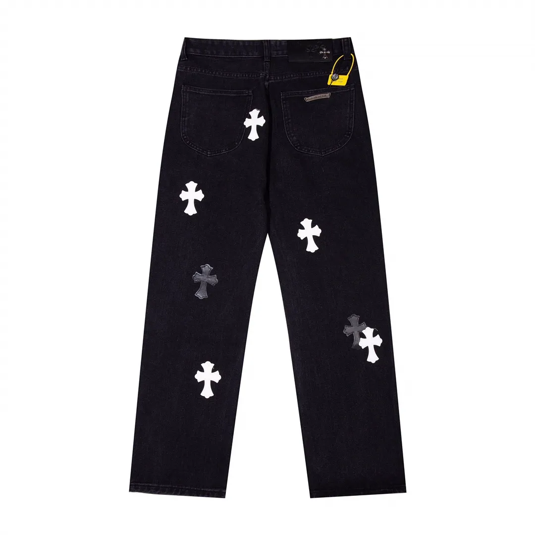 P250 model number: H430 Chrome Hearts CH Chrome Hearts heavy industry damaged ripped high street jeans exude uninhibited personality and unique charm. Every wear and tear is carefully designed to present a unique artistic feel. Made of imported denim fabric, which has undergone heavy industrial washing and destruction treatment, the trousers show a super cool effect on the upper body, allowing you to dominate the fashion stage.  This is more than just a pair of jeans, it is an expression of attitude. With its unique design concept and ultimate pursuit of details, Croxin breaks traditional boundaries and defines the jeans trend in the new era. The trousers are made of double-layer woven fabric and matched with customized hardware, showing an incomparably beautiful and unique style, making every wearer the focus of fashion. Imported denim fabric, super heavy-duty washed and damaged, the upper body is super cool! Customized hardware, incomparably good-looking model. The production process is difficult. It has a high-street feel. Color: black Size: S M L XL XXL
